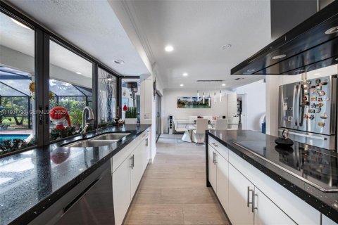 Купить виллу или дом в Дейви, Флорида 4 спальни, 296.54м2, № 1991066 - фото 21