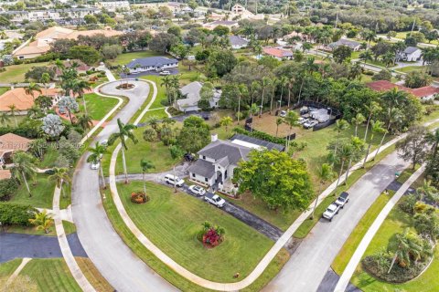 Купить виллу или дом в Дейви, Флорида 4 спальни, 296.54м2, № 1991066 - фото 9