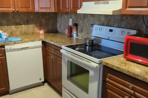 Снять в аренду кондоминиум в Хайалиа, Флорида 1 спальня, 80.82м2, № 1945102 - фото 2