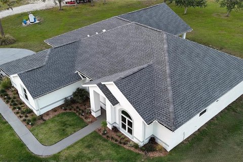 House in Myakka City, Florida 4 bedrooms, 253.99 sq.m. № 1556315 - photo 3