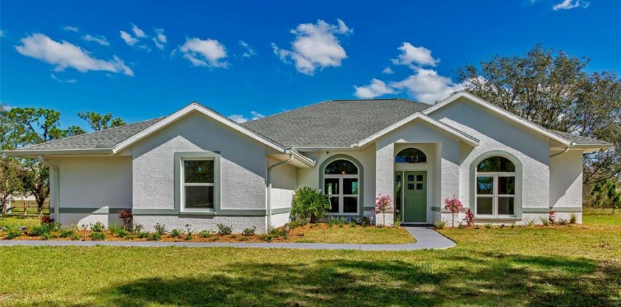 House in Myakka City, Florida 4 bedrooms, 253.99 sq.m. № 1556315