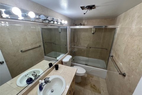 Condo in Boca Raton, Florida, 2 bedrooms  № 2175912 - photo 12