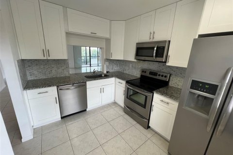Condo in Boca Raton, Florida, 2 bedrooms  № 2175912 - photo 18