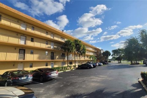 Condo in Boca Raton, Florida, 2 bedrooms  № 2175912 - photo 16