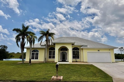 Casa en Okeechobee, Florida 4 dormitorios, 193.52 m2 № 2295864