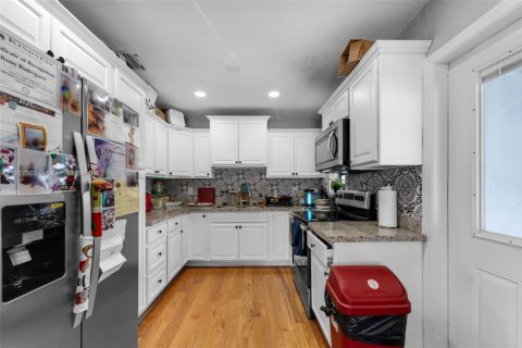 House in Miami, Florida 4 bedrooms, 135.27 sq.m. № 1881482 - photo 7