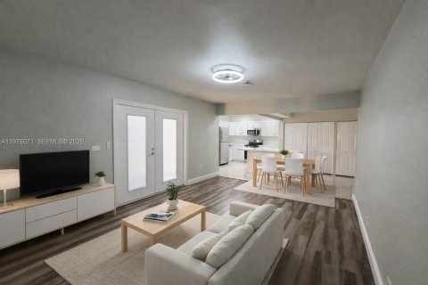 House in Miami, Florida 4 bedrooms, 152.17 sq.m. № 2043068 - photo 7