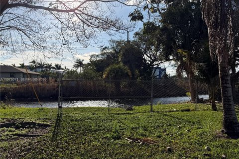 House in Miami, Florida 4 bedrooms, 152.17 sq.m. № 2043068 - photo 20