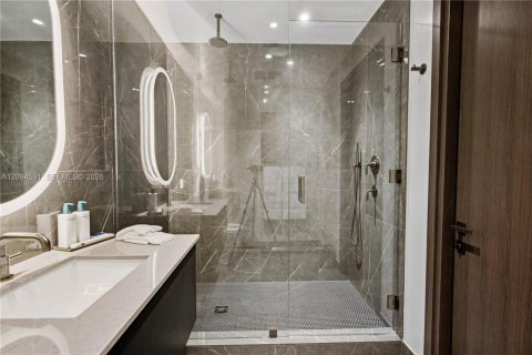 Condo in Miami, Florida  № 2390079 - photo 17