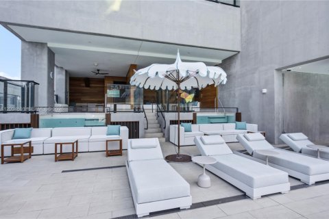 Condo in Miami, Florida  № 2390079 - photo 24