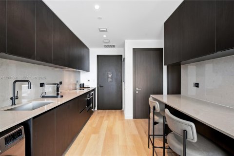 Condo in Miami, Florida  № 2390079 - photo 8