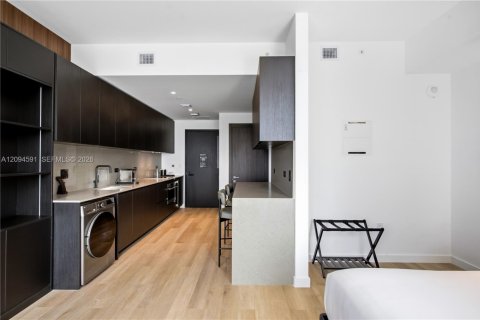Condo in Miami, Florida  № 2390079 - photo 7