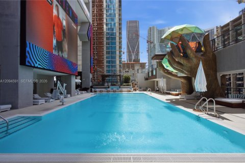 Condo in Miami, Florida  № 2390079 - photo 23