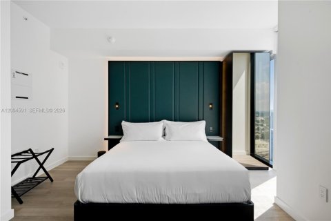 Condo in Miami, Florida  № 2390079 - photo 13