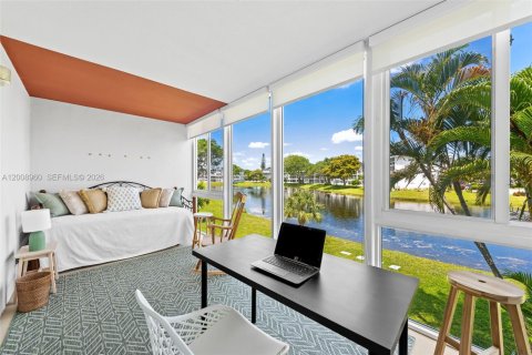 Condo in Deerfield Beach, Florida, 1 bedroom  № 2076139 - photo 10