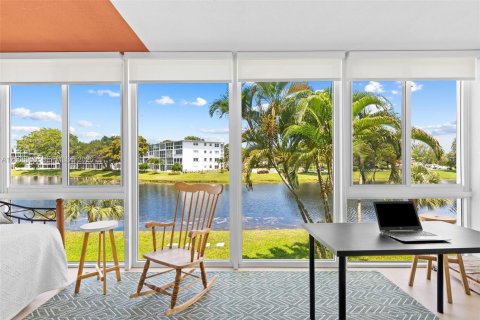 Condo in Deerfield Beach, Florida, 1 bedroom  № 2076139 - photo 9