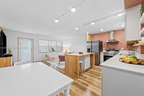 Condo in Deerfield Beach, Florida, 1 bedroom  № 2076139 - photo 8