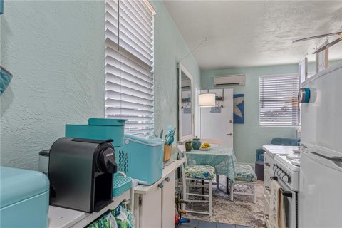 Condominio en venta en New Smyrna Beach, Florida, 5 habitaciones, 32.52 m2 № 2429118 - foto 9