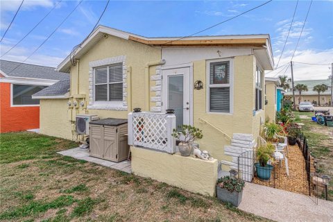 Condominio en venta en New Smyrna Beach, Florida, 5 habitaciones, 32.52 m2 № 2429118 - foto 2
