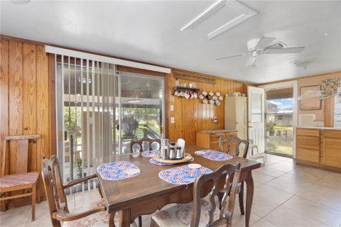 House in Starke, Florida 2 bedrooms, 166.11 sq.m. № 2231568 - photo 12