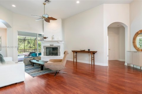 Снять в аренду виллу или дом в Уэст-Палм-Бич, Флорида 3 спальни, 272.67м2, № 2058630 - фото 5