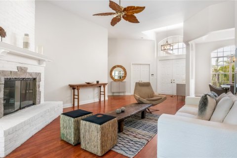 Снять в аренду виллу или дом в Уэст-Палм-Бич, Флорида 3 спальни, 272.67м2, № 2058630 - фото 8