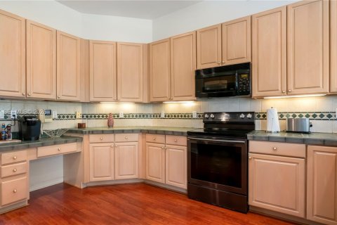 Снять в аренду виллу или дом в Уэст-Палм-Бич, Флорида 3 спальни, 272.67м2, № 2058630 - фото 13