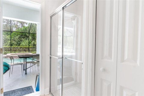 Снять в аренду виллу или дом в Уэст-Палм-Бич, Флорида 3 спальни, 272.67м2, № 2058630 - фото 27