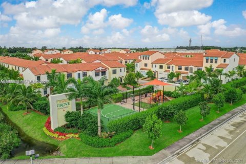 Touwnhouse à louer à Pembroke Pines, Floride: 3 chambres, 162.49 m2 № 2029643 - photo 19