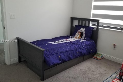 Touwnhouse à louer à Pembroke Pines, Floride: 3 chambres, 162.49 m2 № 2029643 - photo 11