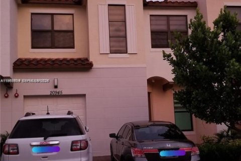 Touwnhouse à louer à Pembroke Pines, Floride: 3 chambres, 162.49 m2 № 2029643 - photo 13