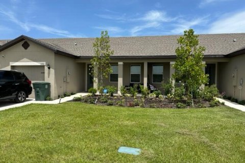 Townhouse in St. Lucie, Florida 2 bedrooms, 115.66 sq.m. № 2083068