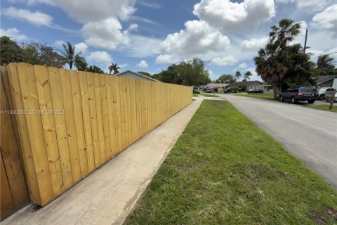 Купить виллу или дом в Дейви, Флорида 3 спальни, 141.58м2, № 2055506 - фото 6