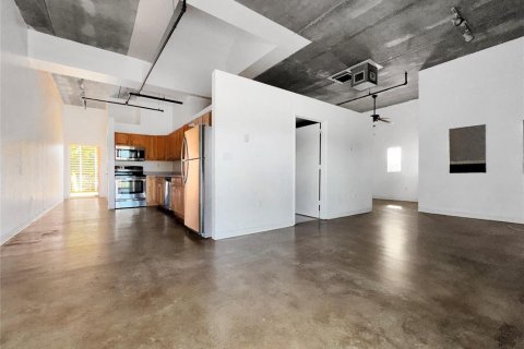 Apartment in Dania Beach, Florida 3 rooms, 51.1 sq.m. № 2250815 - photo 4