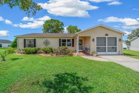 House in The Villages, Florida 2 bedrooms, 99.59 sq.m. № 2358309