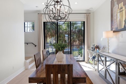 Townhouse in Winter Garden, Florida 4 bedrooms, 206.71 sq.m. № 2098598 - photo 13