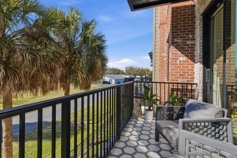 Townhouse in Winter Garden, Florida 4 bedrooms, 206.71 sq.m. № 2098598 - photo 23
