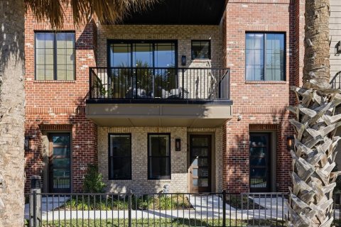 Townhouse in Winter Garden, Florida 4 bedrooms, 206.71 sq.m. № 2098598 - photo 3