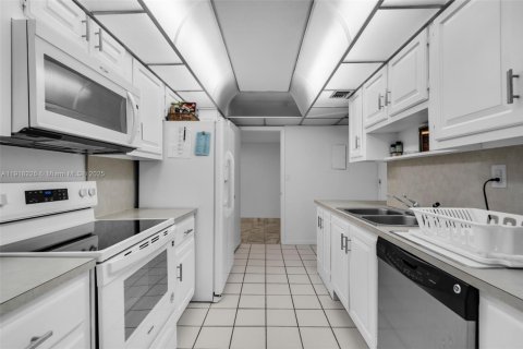 Copropriété à louer à Key Biscayne, Floride: 2 chambres, 165.55 m2 № 2018509 - photo 15