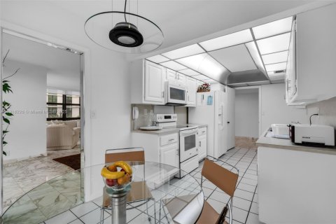 Copropriété à louer à Key Biscayne, Floride: 2 chambres, 165.55 m2 № 2018509 - photo 13