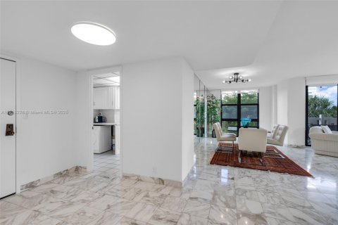 Copropriété à louer à Key Biscayne, Floride: 2 chambres, 165.55 m2 № 2018509 - photo 7
