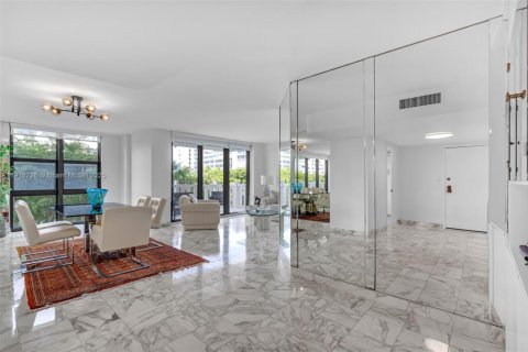 Copropriété à louer à Key Biscayne, Floride: 2 chambres, 165.55 m2 № 2018509 - photo 5