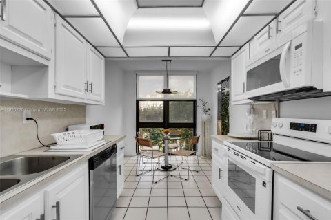 Copropriété à louer à Key Biscayne, Floride: 2 chambres, 165.55 m2 № 2018509 - photo 14