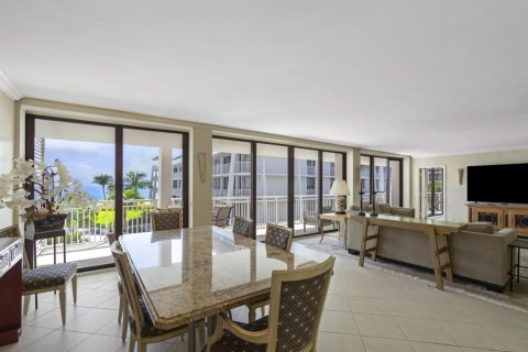 Condo in Palm Beach, Florida, 3 bedrooms  № 2400010 - photo 10