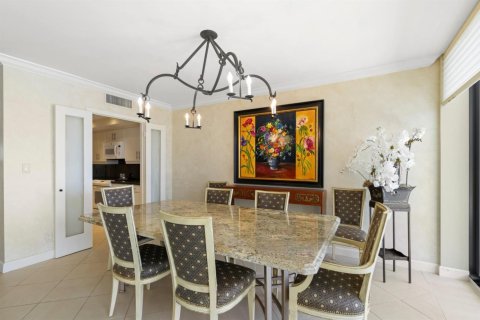 Condo in Palm Beach, Florida, 3 bedrooms  № 2400010 - photo 8