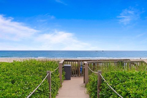 Condo in Palm Beach, Florida, 3 bedrooms  № 2400010 - photo 28