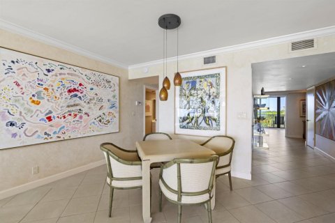 Condo in Palm Beach, Florida, 3 bedrooms  № 2400010 - photo 11