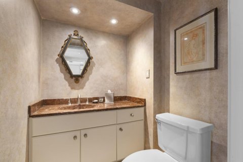 Condo in Palm Beach, Florida, 3 bedrooms  № 2400010 - photo 21