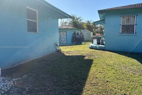 Villa ou maison à vendre à Florida City, Floride: 4 chambres, 199 m2 № 2020228 - photo 4
