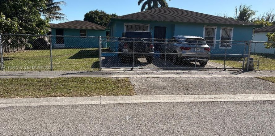 Villa ou maison à Florida City, Floride 4 chambres, 199 m2 № 2020228